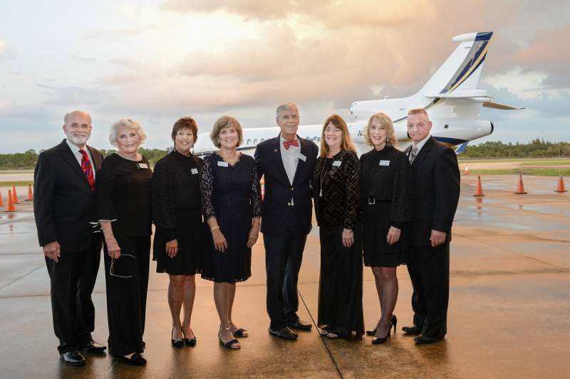 Women's Refuge Board of Directors Ted & Donna Robart, Pat Marine, Bobbi Smick, Richard Johnson, Rebecca Callahan, Diane & Bill Ludwig